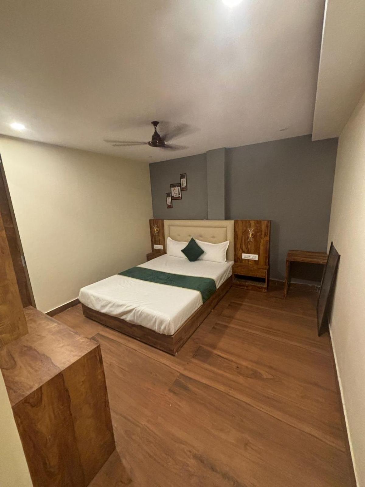 Hotel Z-A-R-A Park Goregaon West Mumbai Eksteriør bilde